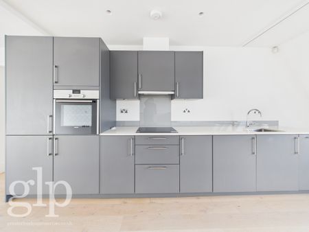 2 Bedroom Apartment, Lexington Street, Soho, W1F - Photo 4