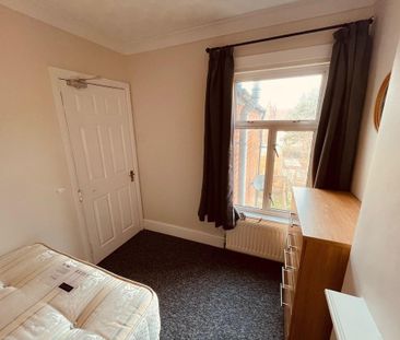 1 bedroom in a house share to rent - Photo 6