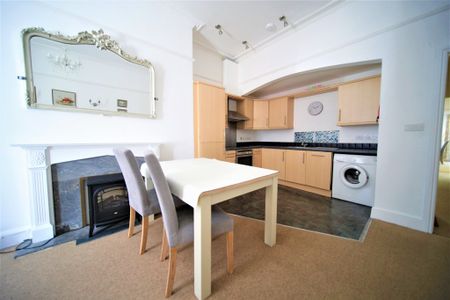 2 bed apartment to rent in Northernhay Place, Devon, EX4 - Photo 3