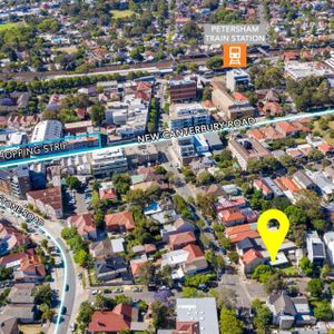 Fully furnished studio in a quiet, convenient Petersham location - Photo 3