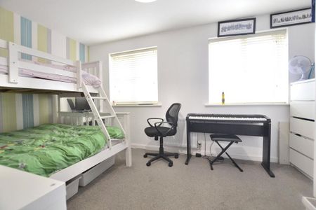 3 bedroom terraced house to rent - Photo 3