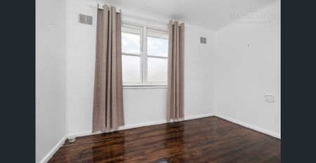 Comfortable & Convenient 3-Bedroom Home - Photo 3