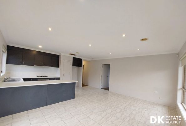 Family home in Tarneit - Photo 1