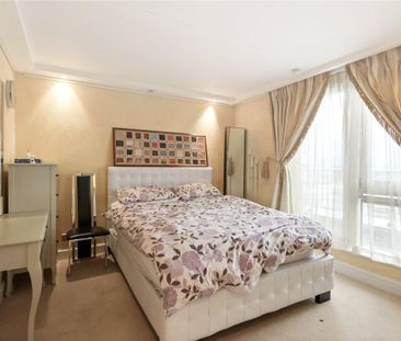 3 bedroom flat in St John's Wood - Photo 1