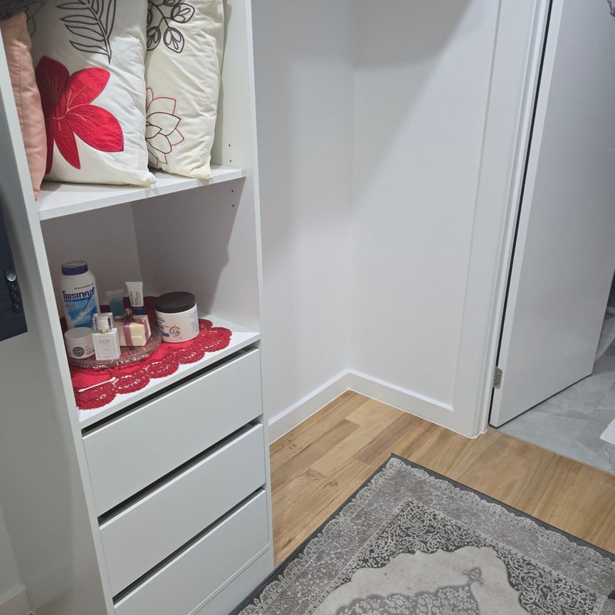 Altona North - Photo 1