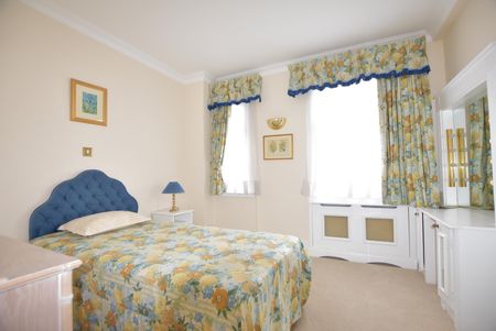 Chiltern Court, Baker Street, Marylebone, London NW1 - Photo 4