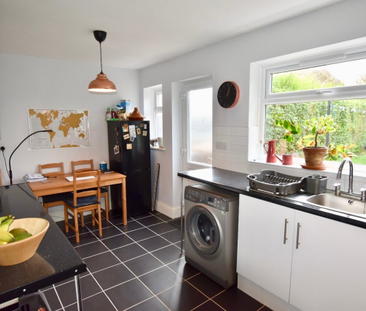 Furnished two double bedroom terraced house with off-street parking - Photo 2