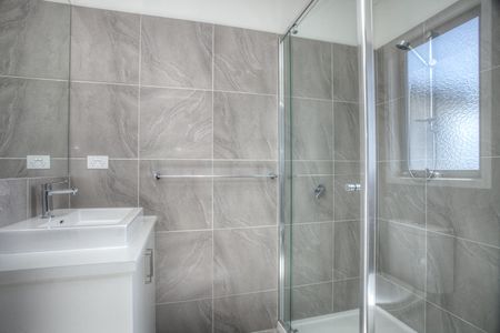 Spacious Home with a View! - Photo 5