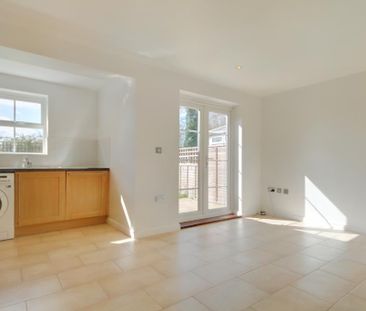 3 bedroom semi-detached house to rent - Photo 3