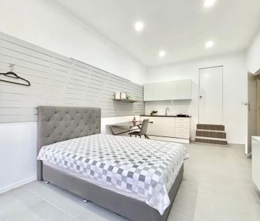 Beautifully appointed residence in the heart of Summer Hill - Photo 1