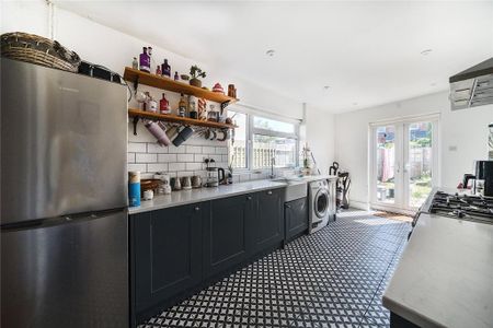 3 bedroom terraced house to rent - Photo 4