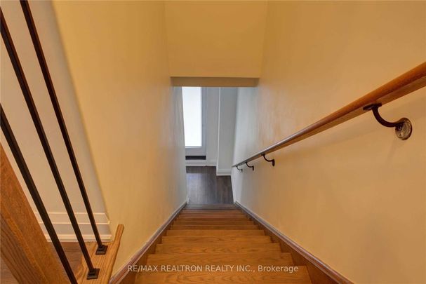 Townhouse For Lease | S8116212 - Photo 1