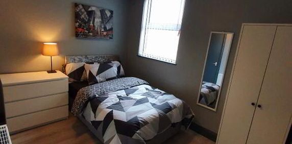 Ensuite Room 4, 47 Fitzroy Ave, Belfast, BT7 1HS - Photo 2