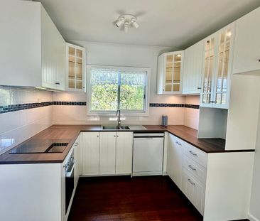 Sought after location with amazing water views - Photo 3