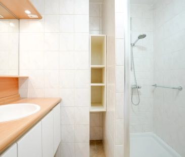 Goedgelegen 2slpk-appartement met terras en staanplaats - Photo 1