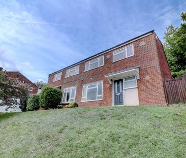 3 bedroom semi detached house to rent - Photo 4