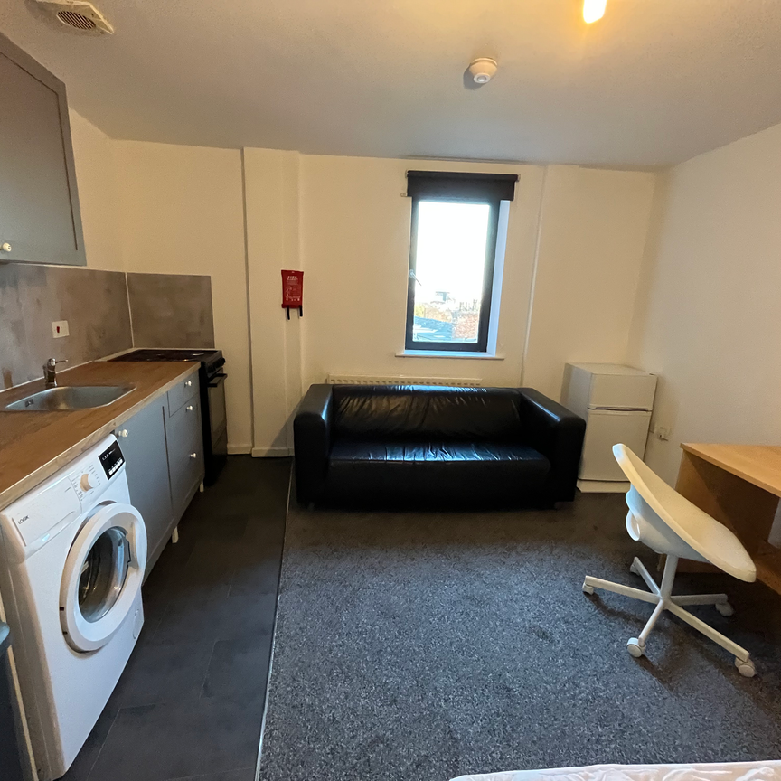 Flat 18C, Westmount, LS2 9NZ, Leeds - Photo 1
