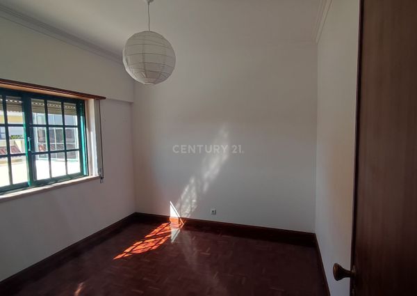 Apartamento T1 para Arrendamento em Agualva-Cacém