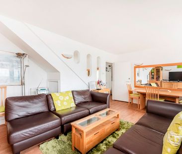 2 Bed Maisonette, St Giles High Street, WC2H - Photo 3