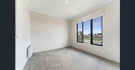**RECEIVE ONE MONTH FREE RENT, ASK US HOW! Modern 3-Bedroom Home for Lease in Fraser Rise - Photo 3