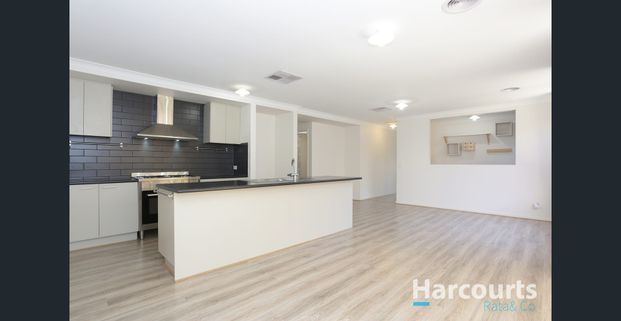 Stunning 4-Bedroom Home in Doreen - Photo 1