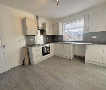 3 bedroom terraced house to rent - Photo 6