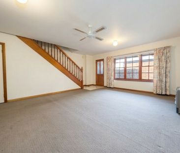 Character & Low Maintenance Charm in a Premier North Adelaide Cul-D... - Photo 2
