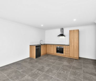 Gorgeous new home with Park view - Photo 4