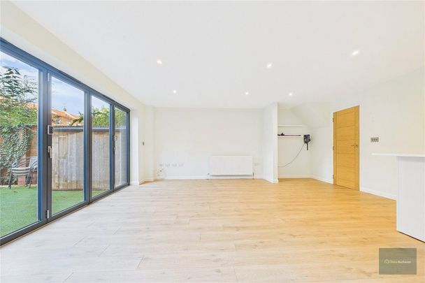 3 bedroom terraced house to rent - Photo 1