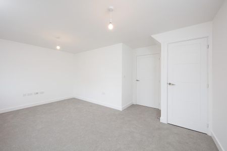 3 bedroom semi-detached house to rent - Photo 4