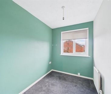 3 bedroom end of terrace house to rent - Photo 4