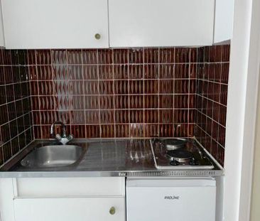 Studio meublé de 18.90 m² avec balcon, kitchenette équipée. - Photo 2
