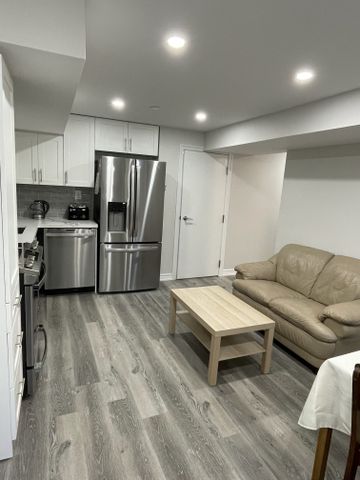 For Lease - 22 Chippingwood Manor Unit# Basement, Aurora, Ontario - Photo 3
