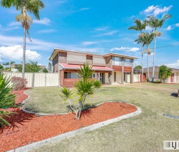 SPACIOUS FAMILY LIVING WITH MODERN UPDATES & ENTERTAINING APPEAL IN... - Photo 2