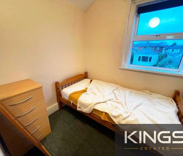 5 bedroom semi-detached house to rent - Photo 5