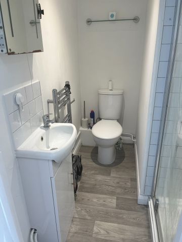 Studio Flat, Sillwood Street, BN1 - Photo 3