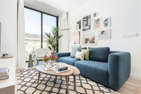 Carrer de Villarroel, Barcelona, Catalonia 08036 - Photo 3