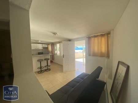 Location Appartement 2 pièces 36m² ST DENIS 97400 - Photo 2