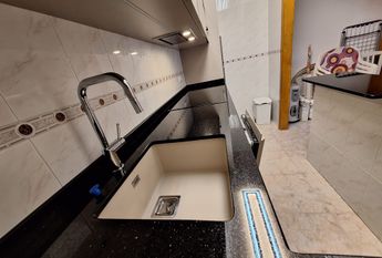 Ref.7505 2-Bedroom Apartment Just 300m from the Beach