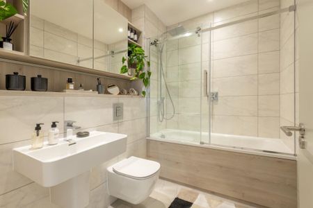 4 bedroom detached house to rent - Photo 3