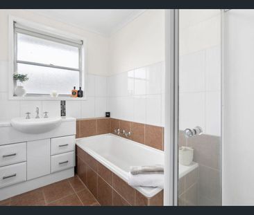 Comfortable Living in Prime Location with Bonus Studio! - Photo 2