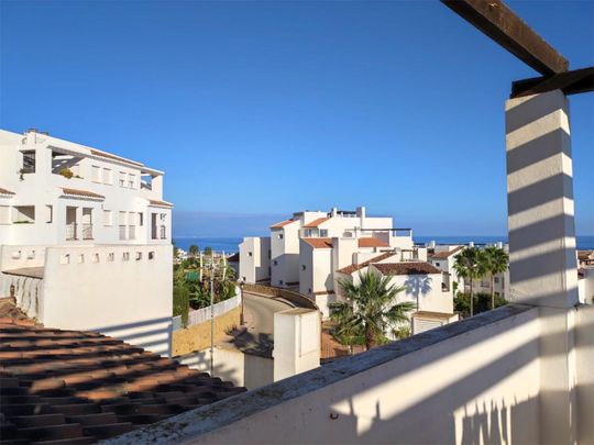 Ático de alquiler en Calle Alejandrita, 7, El Castillo - Photo 1