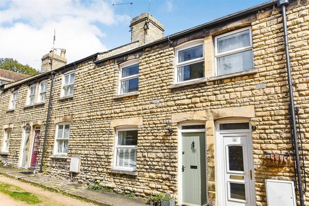 2 bedroom terraced house to rent - Photo 1