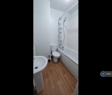 3 bedroom maisonette to rent - Photo 3