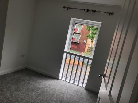 2 Bed Terraced House, Mowbray Street Birmingham, B5 - Photo 2