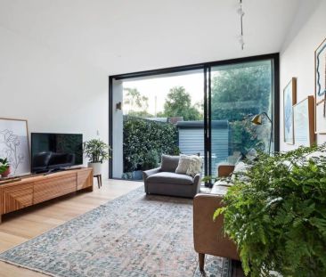 Great Location and Architect Designed - Photo 4
