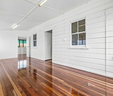 5 Teape Street, 4304, Silkstone Qld - Photo 4