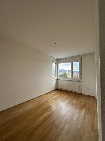 Grosszügige Familienwohnung mit separatem Aufenthaltsraum - Photo 2