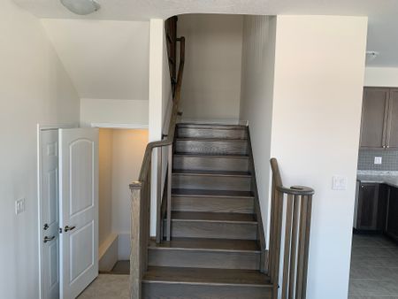 For Lease - 32 Oaktree Drive, Haldimand, Ontario - Photo 5