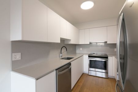 3555 Cote-des-Neiges Road - Photo 2